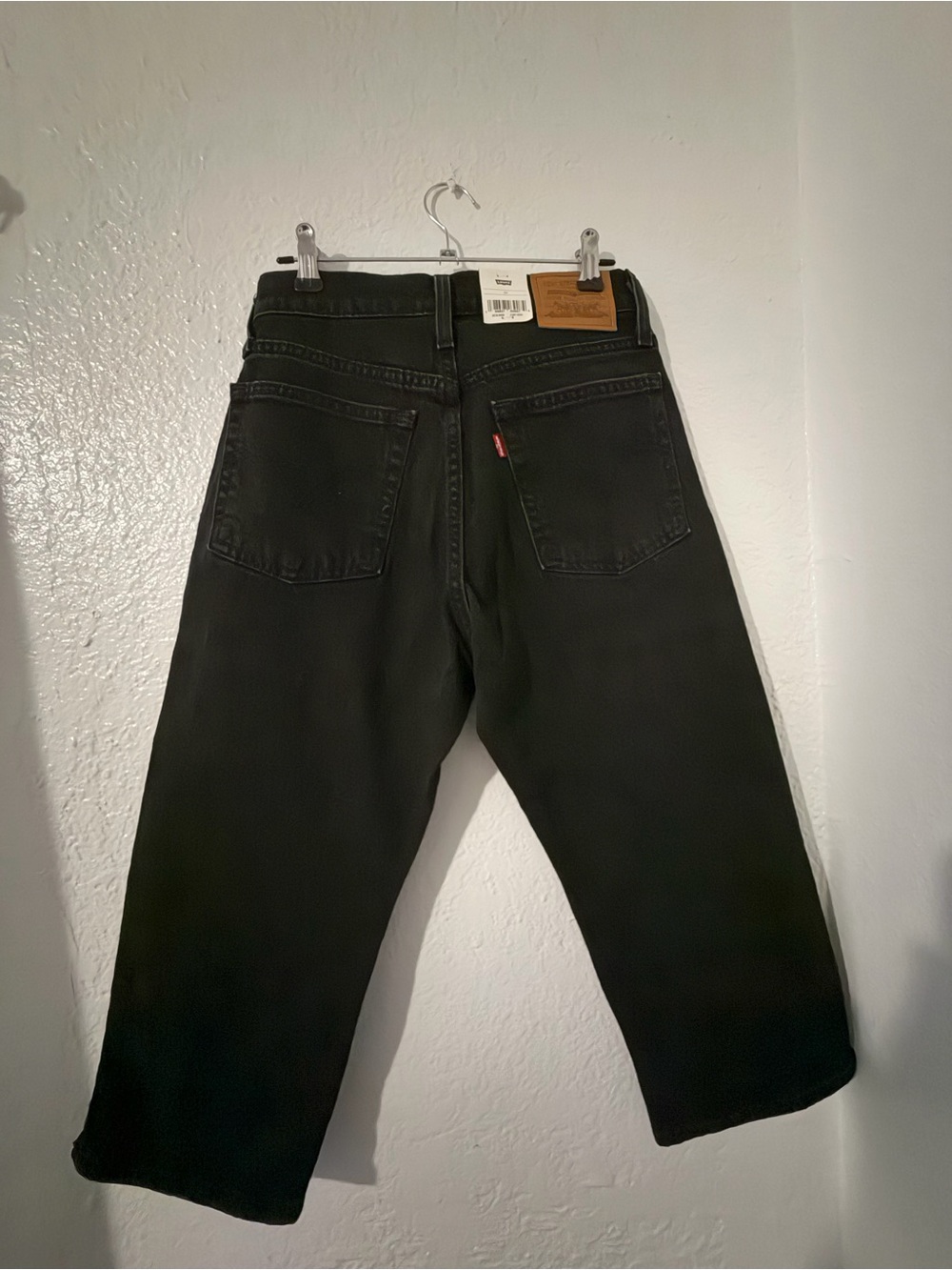 Levi's Black Wedgie Capris Shorts - Picture 2 of 5